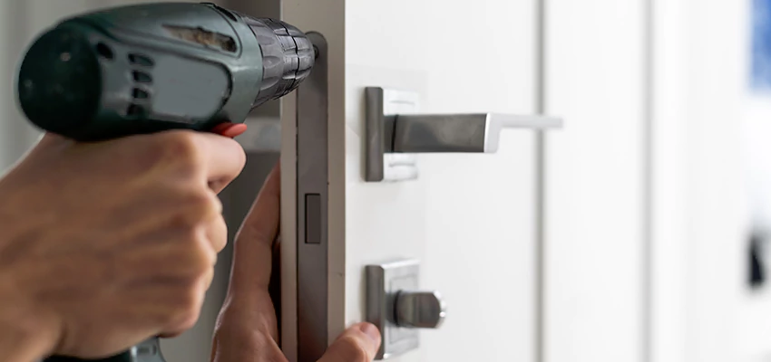 Locksmith For Lock Replacement Near Me in Eucalyptus Hills, CA