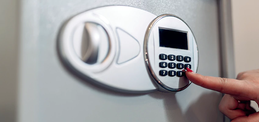 Jewelry Safe Cracking in Eucalyptus Hills, California