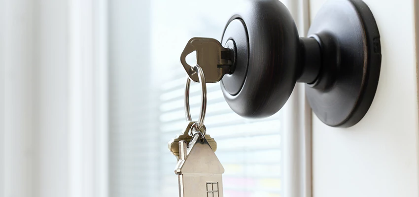 Bifold Door Knob Replacement in Eucalyptus Hills, California