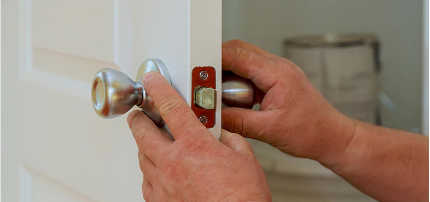 AAA Locksmiths For lock Replacement in Eucalyptus Hills, California